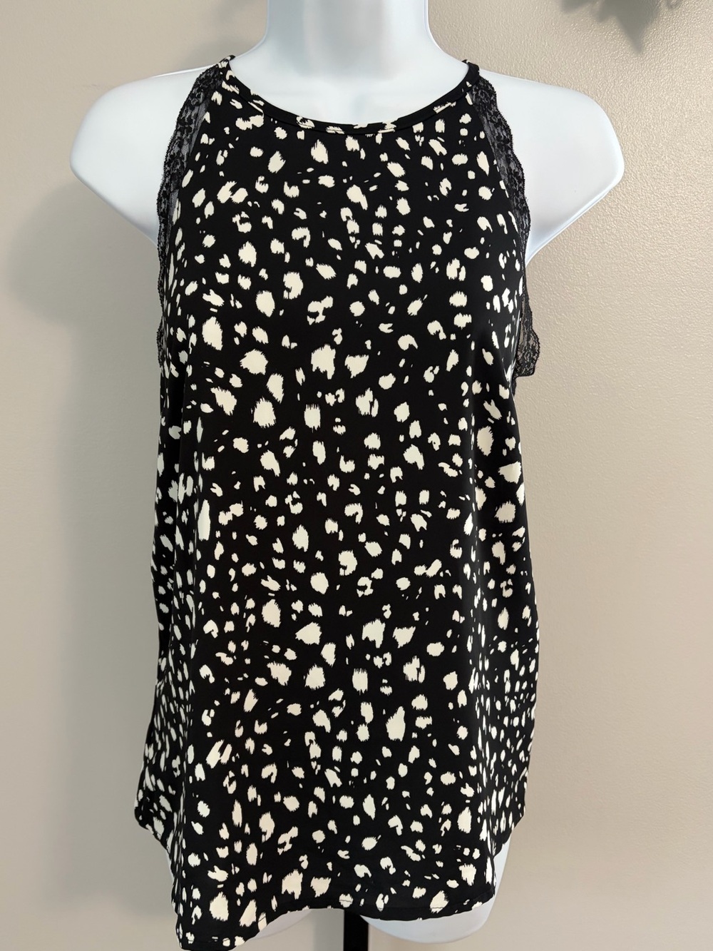 eesome Black & White Printed Halter Tank with Lace Sides - Picture 12 of 16